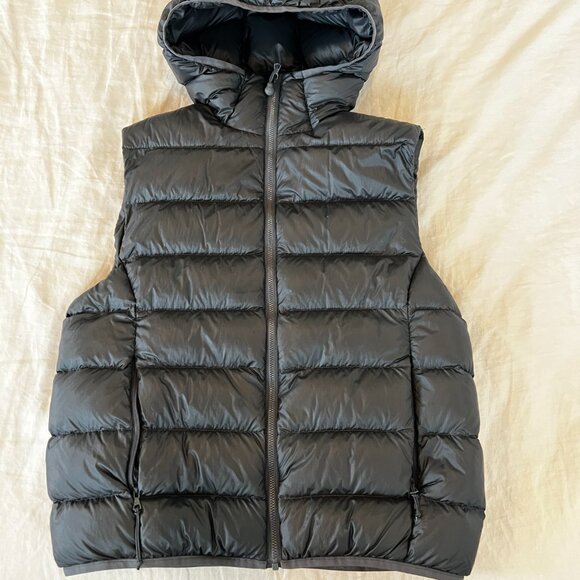 New! Aritzia Little Puff Vest Black Size Small - Picture 5 of 7